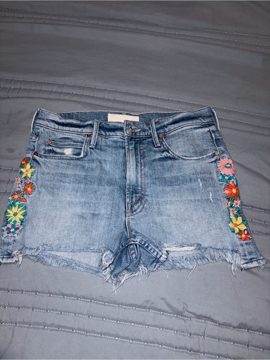 MOTHER Pants - Mother Embroidered Floral Denim Shorts - Blue size 26
